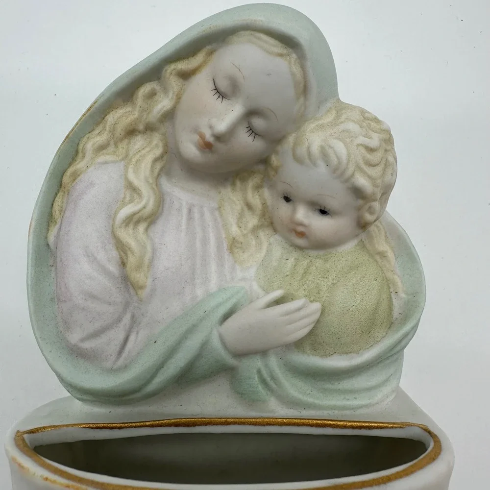 VTG Napco F1532 Ceramic Madonna and Child Wall Pocket Planter Holy Water Font